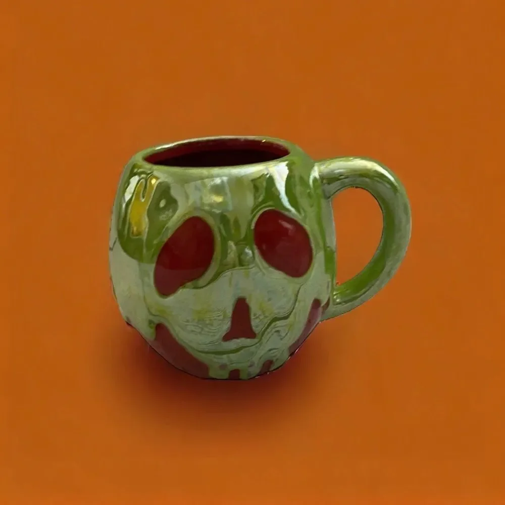 Disney Villians Evil Queen snow white Apple Poison Iridescent mug Halloween